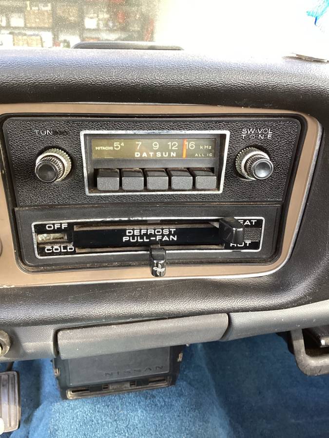 Datsun-620-1976-blue-11