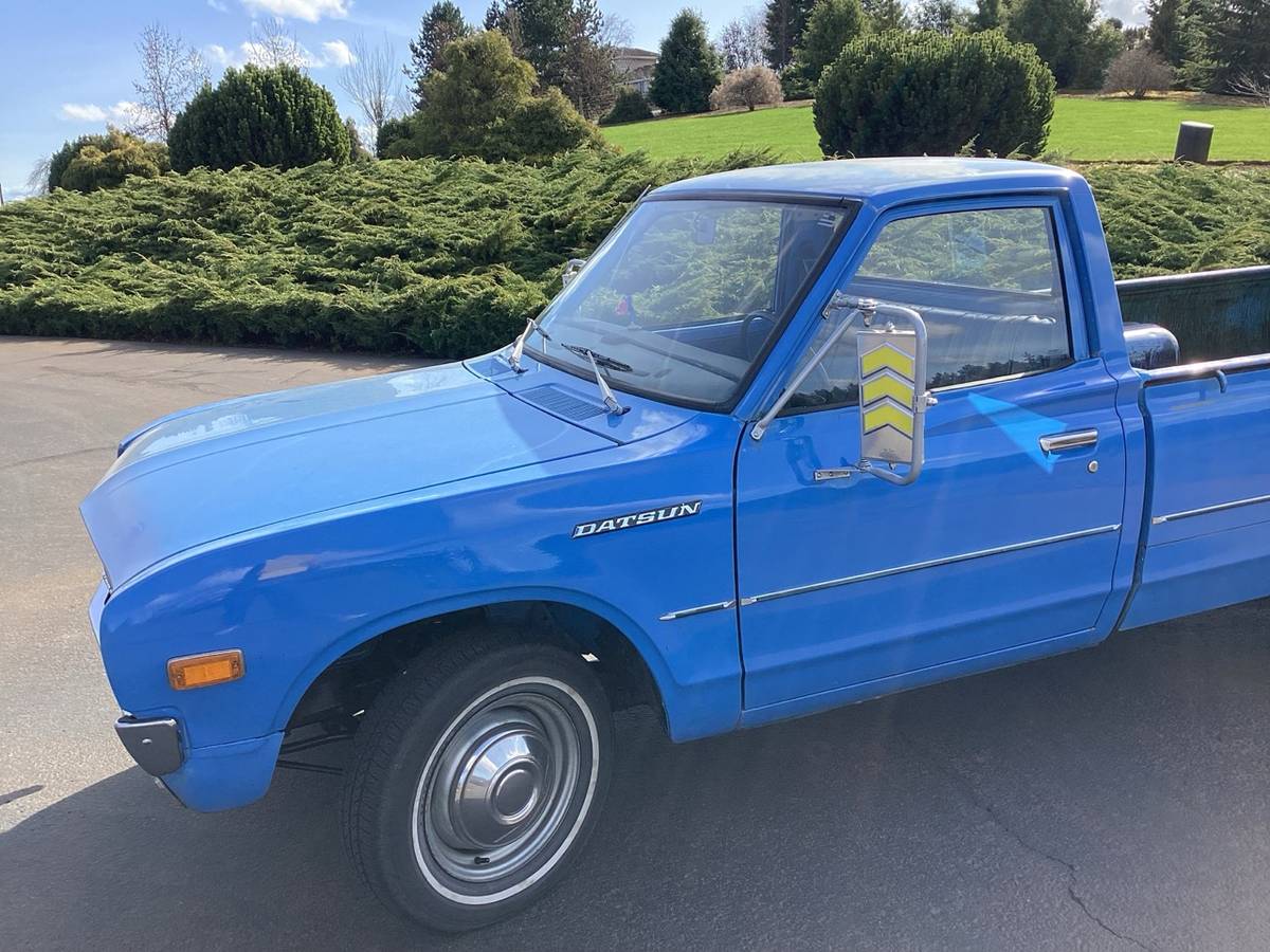Datsun-620-1976-blue-2