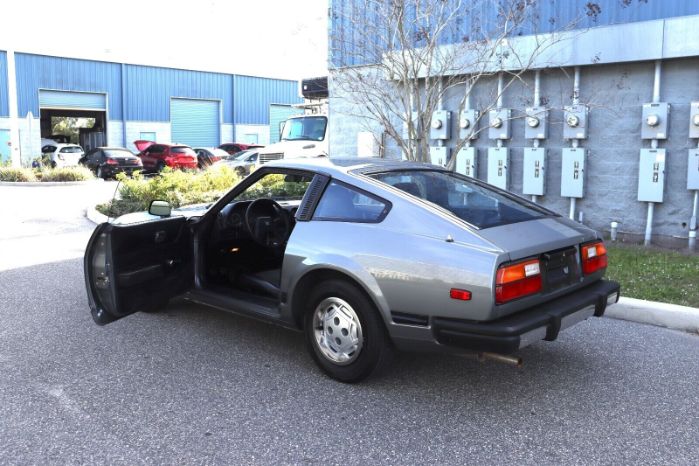 Datsun-Other-1981-Gray-Black-11
