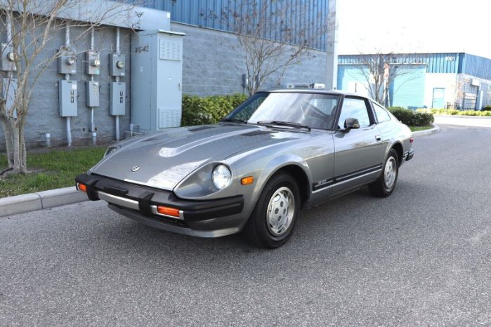 Datsun-Other-1981-Gray-Black-32