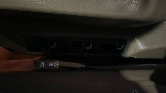Datsun-Other-1988-Red-Tan-Leather-1