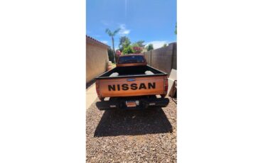 Datsun-Pickup-1983-Orange-Tan-2