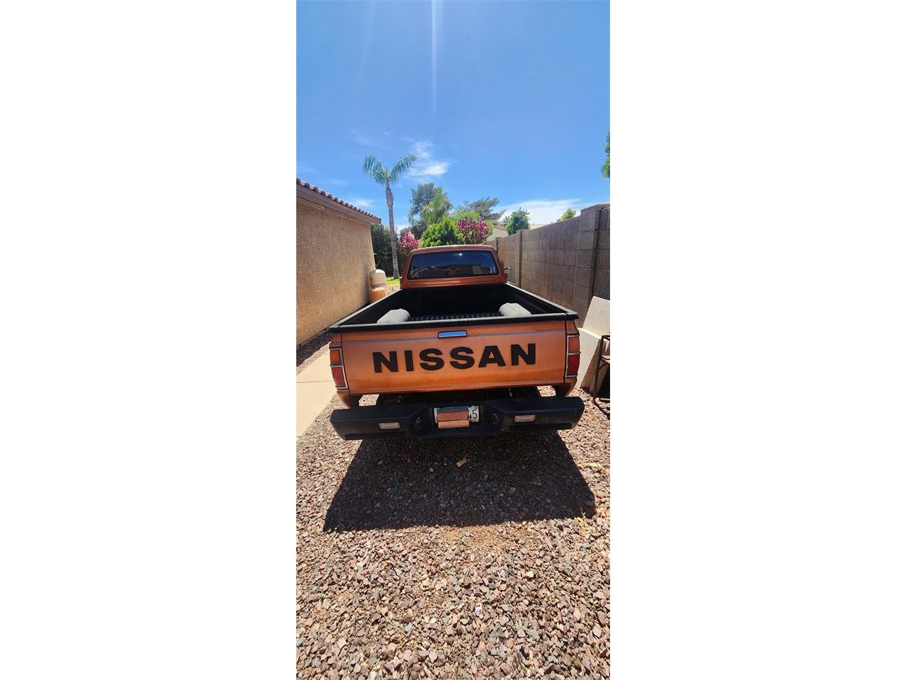 Datsun-Pickup-1983-Orange-Tan-2
