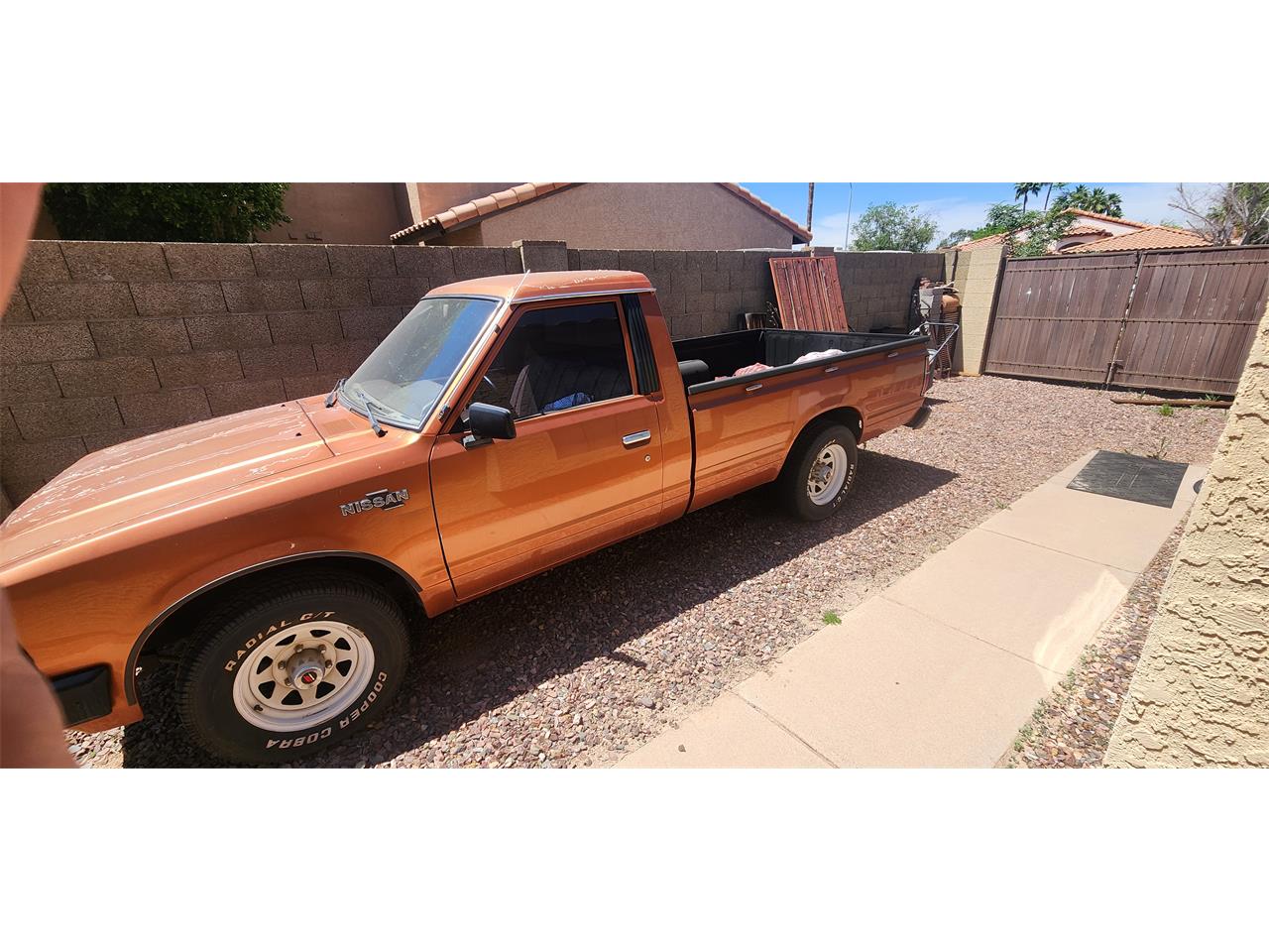 Datsun-Pickup-1983-Orange-Tan-4