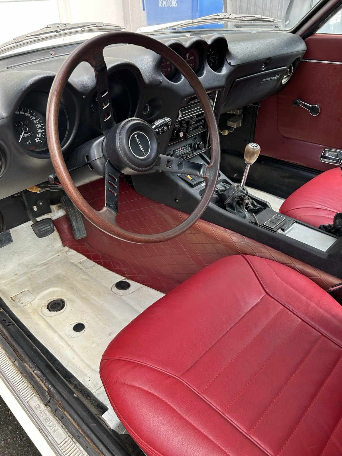 Datsun-Z-Series-1973-Coupe-14