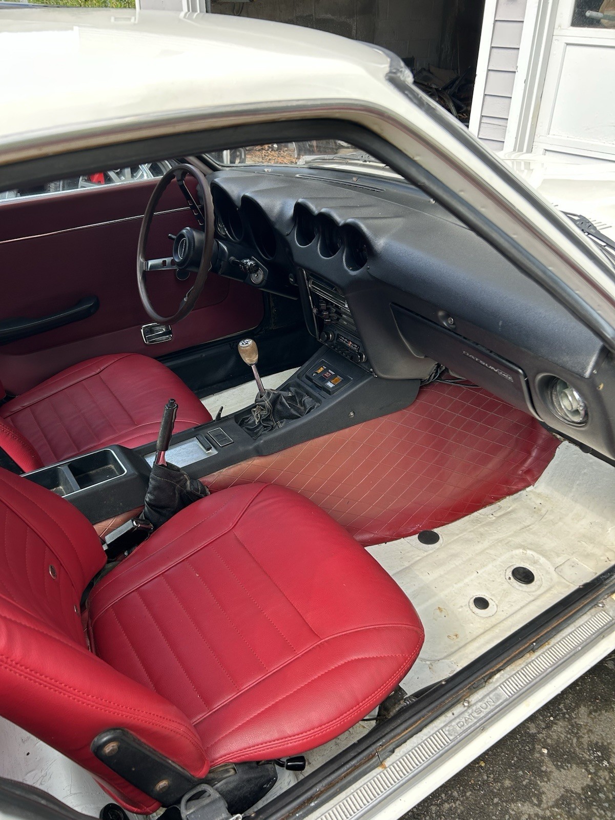 Datsun-Z-Series-1973-Coupe-18