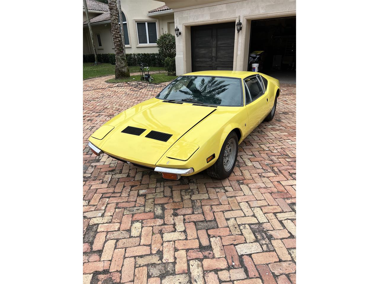 De-tomaso-Pantera-1971-Yellow-Black-14