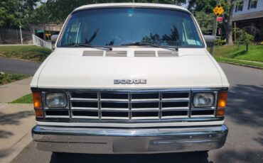 Dodge-250-RAM-VAN-1992-van-1