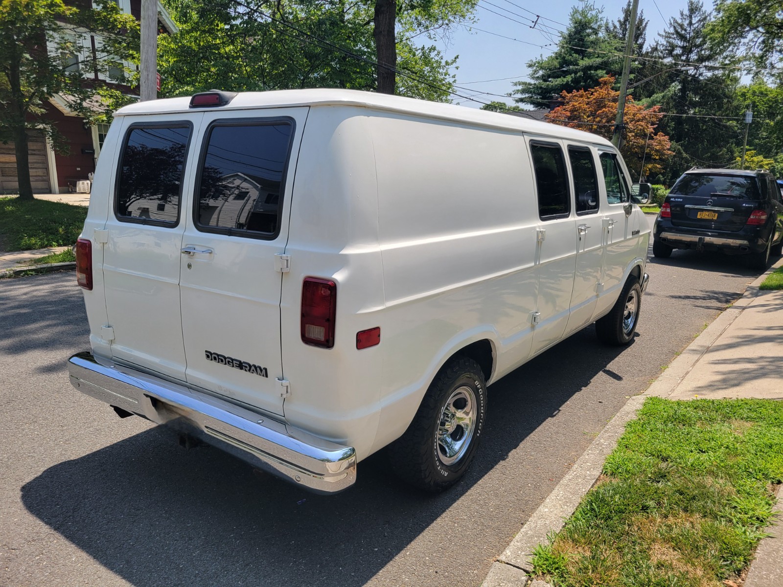 Dodge-250-RAM-VAN-1992-van-10