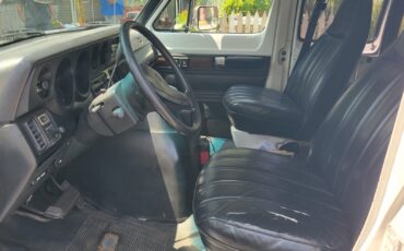 Dodge-250-RAM-VAN-1992-van-12