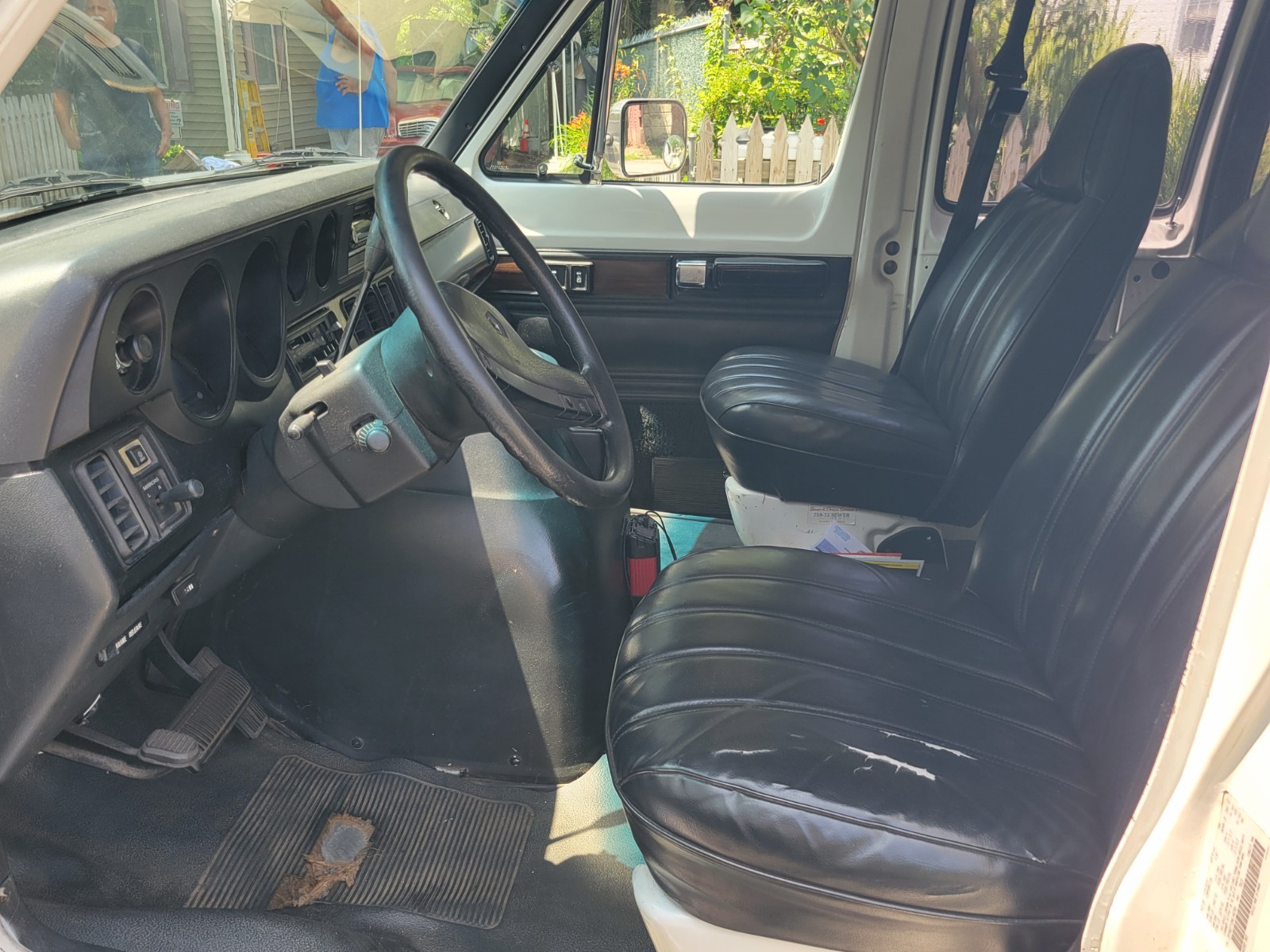 Dodge-250-RAM-VAN-1992-van-12