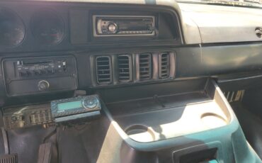 Dodge-250-RAM-VAN-1992-van-14