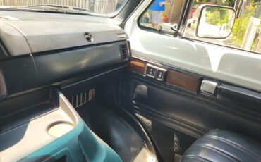 Dodge-250-RAM-VAN-1992-van-15