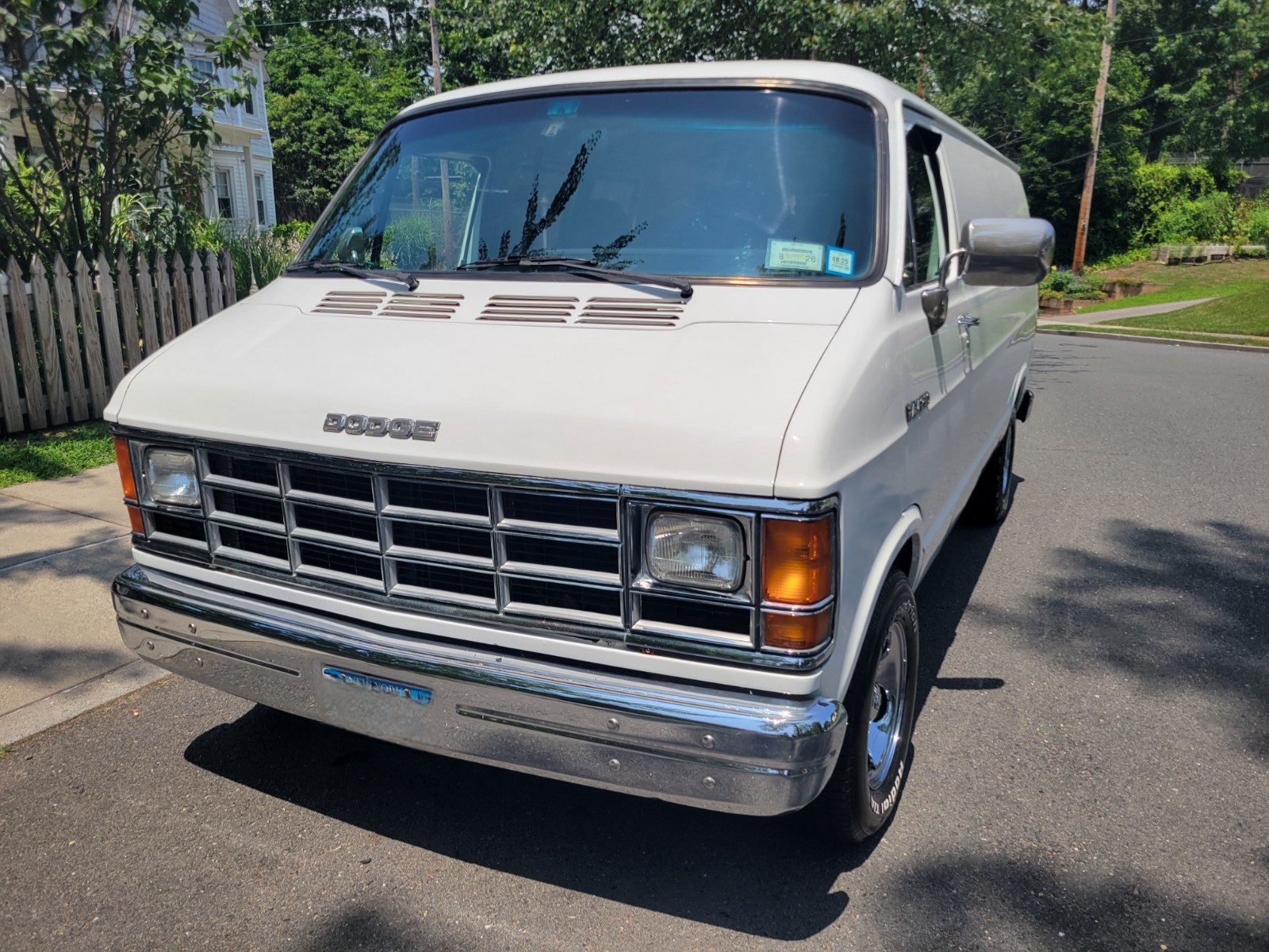 Dodge-250-RAM-VAN-1992-van-2