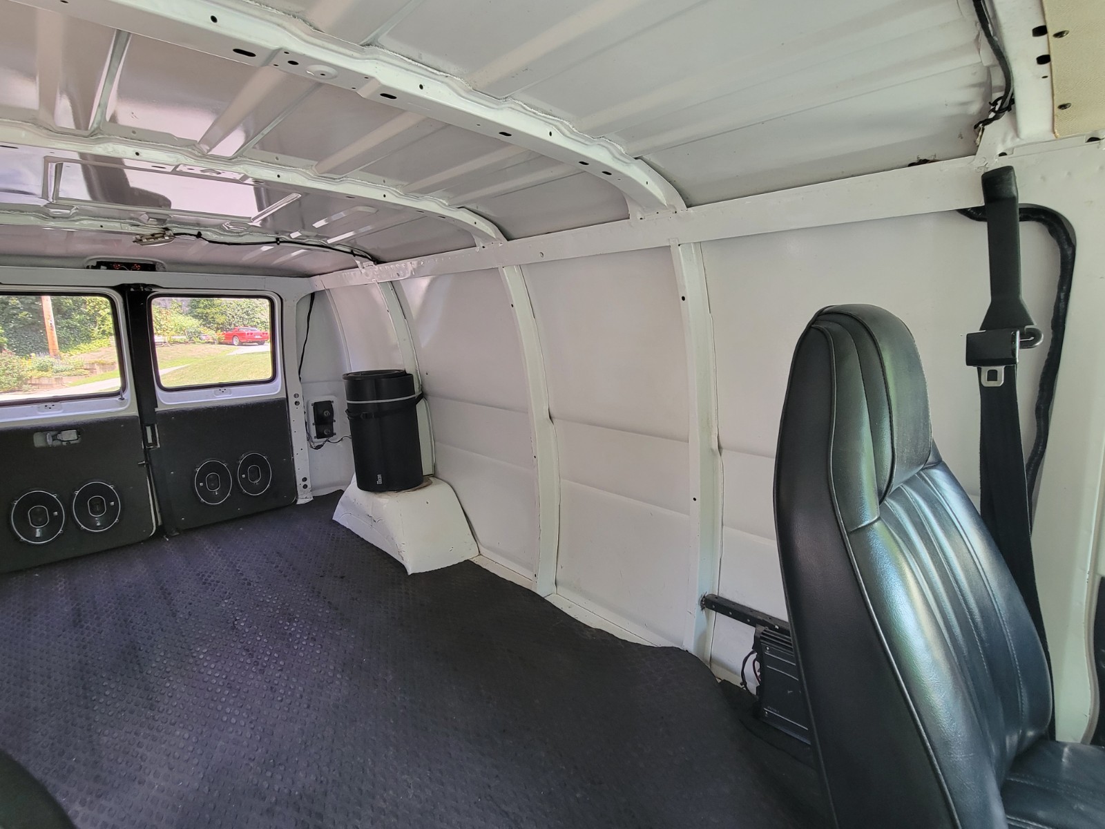 Dodge-250-RAM-VAN-1992-van-22