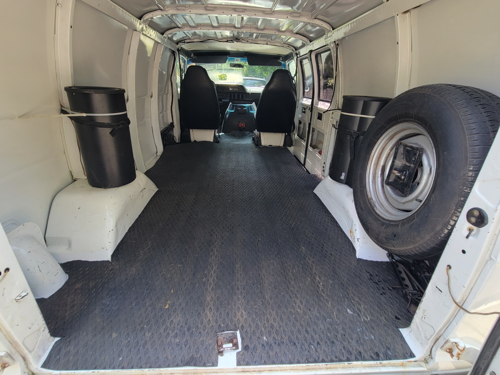 Dodge-250-RAM-VAN-1992-van-27