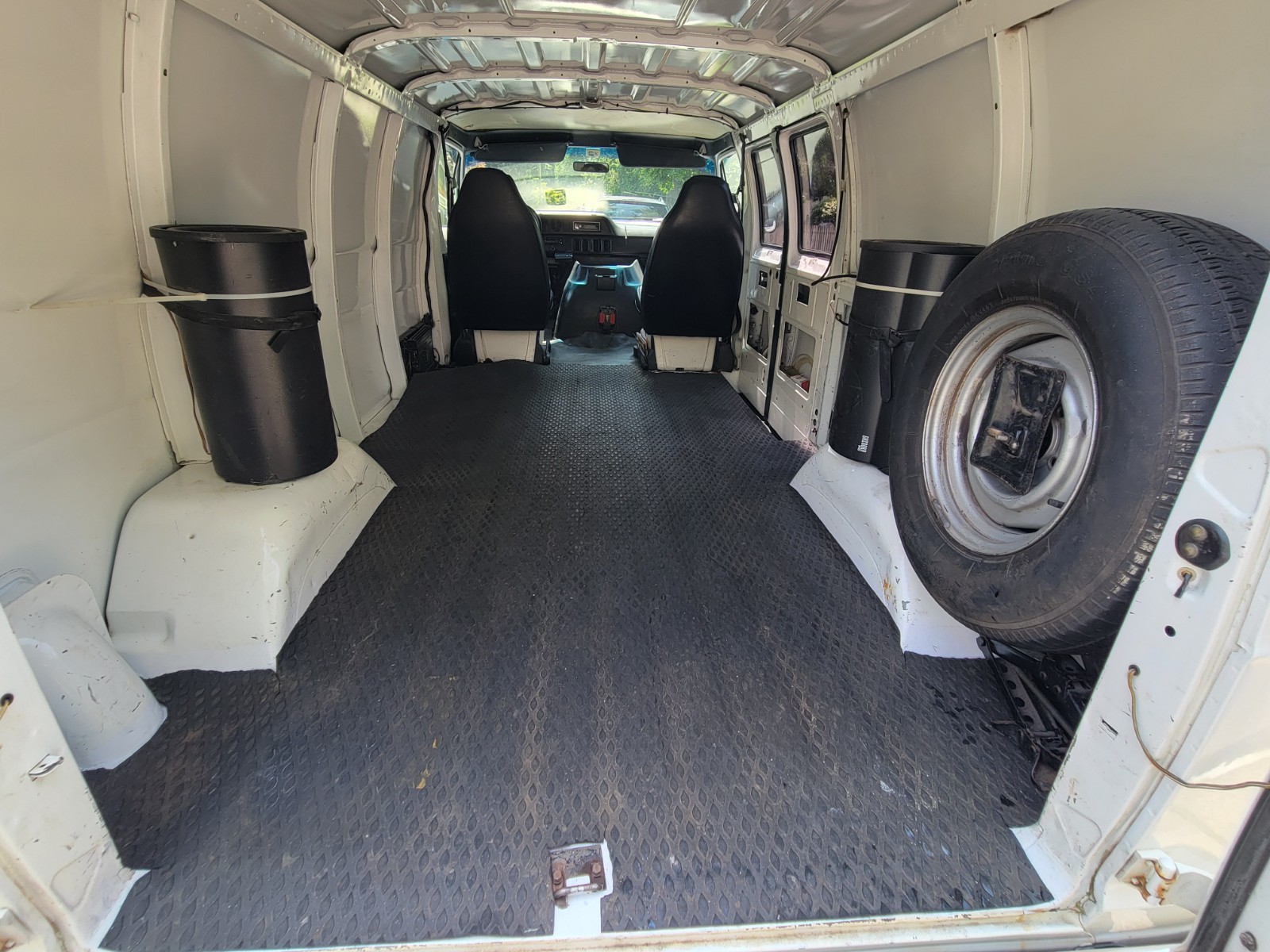 Dodge-250-RAM-VAN-1992-van-28