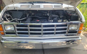 Dodge-250-RAM-VAN-1992-van-31