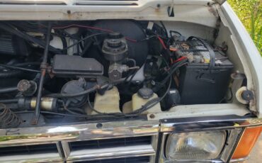 Dodge-250-RAM-VAN-1992-van-33
