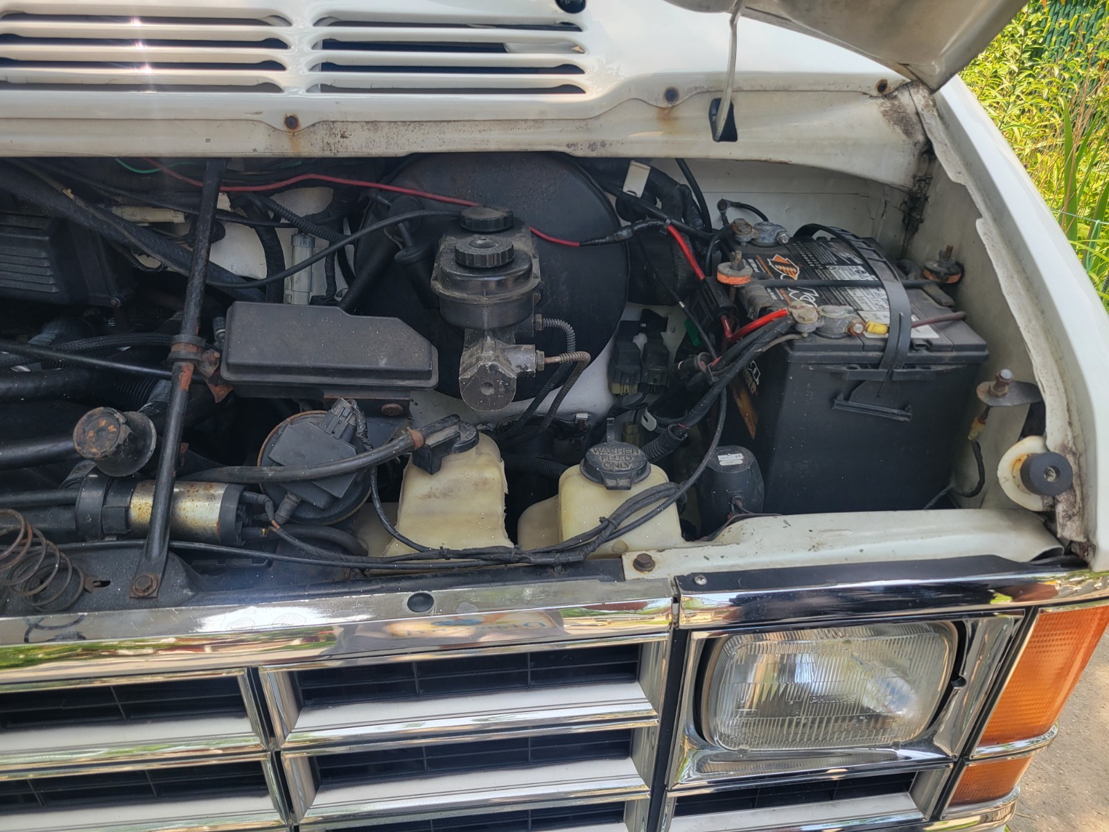 Dodge-250-RAM-VAN-1992-van-33