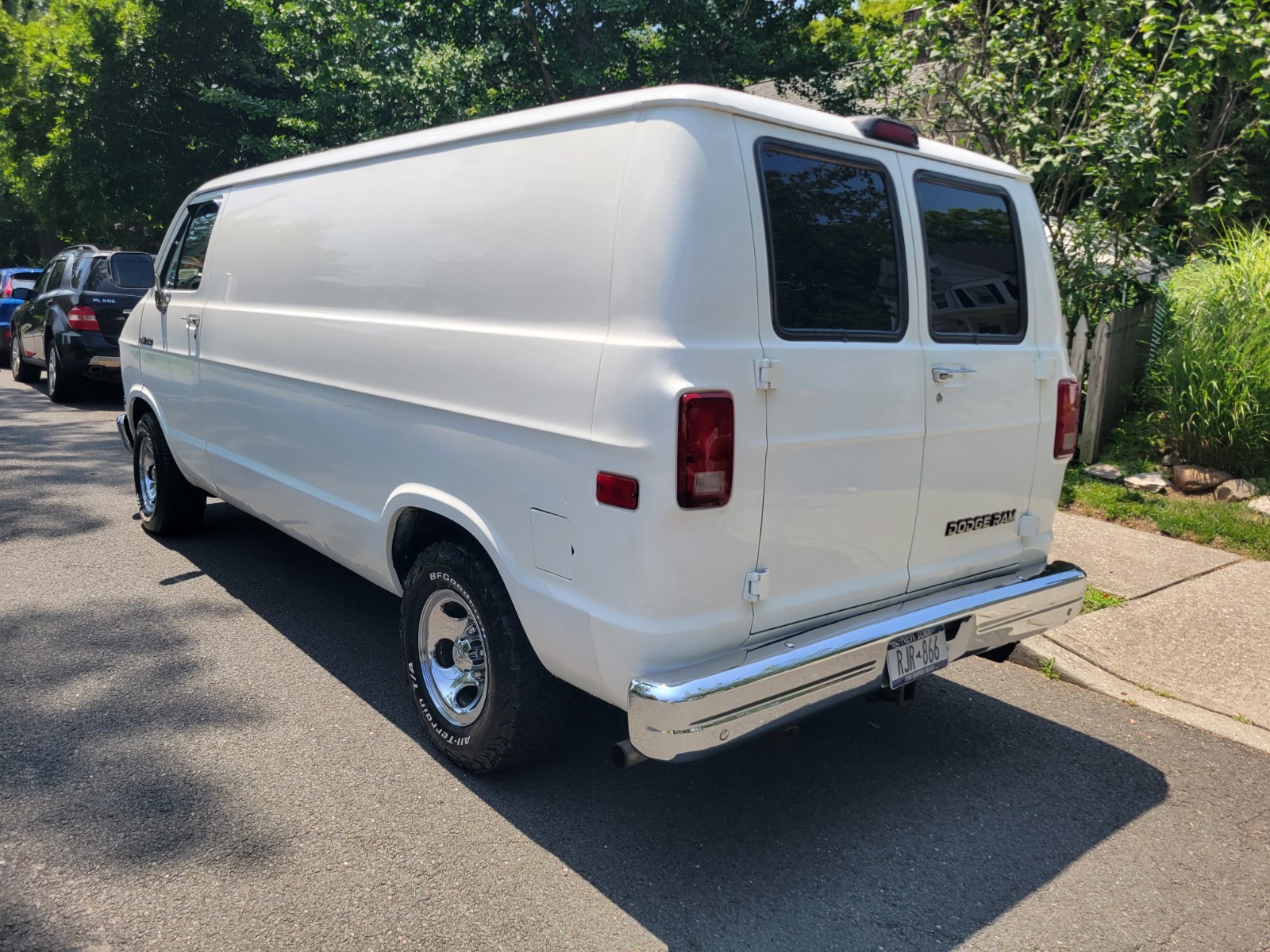 Dodge-250-RAM-VAN-1992-van-8