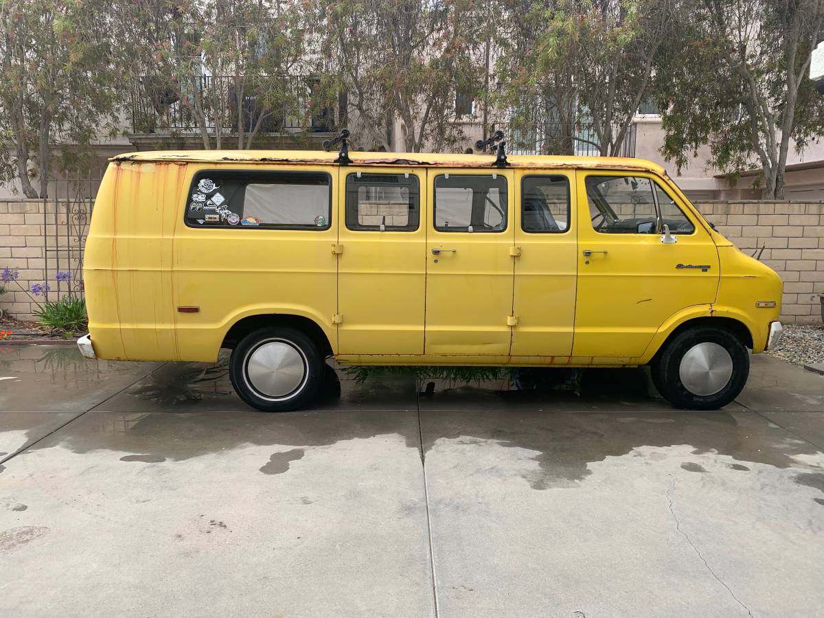 Dodge-B100-1973-yellow-1