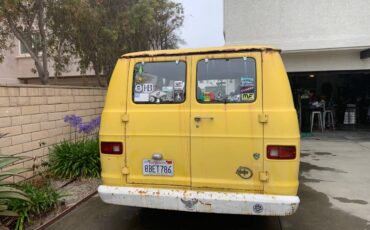 Dodge-B100-1973-yellow-2