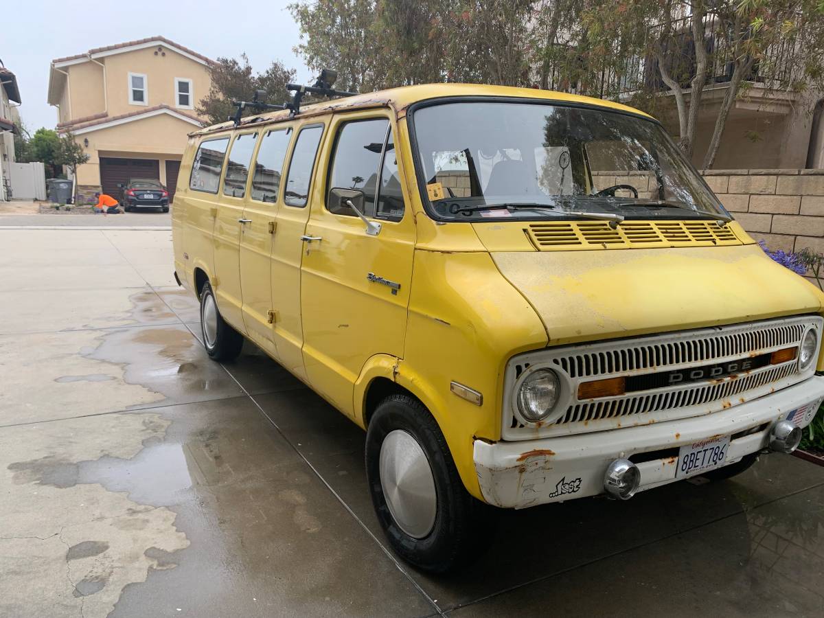 Dodge-B100-1973-yellow