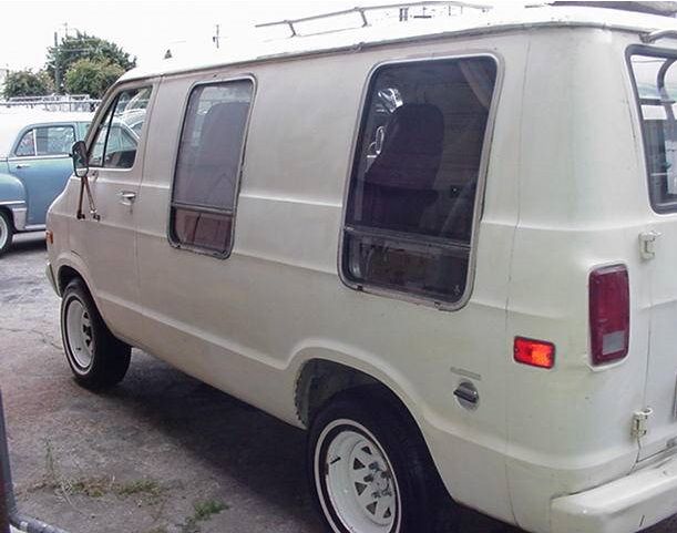 Dodge-B200-1978-1