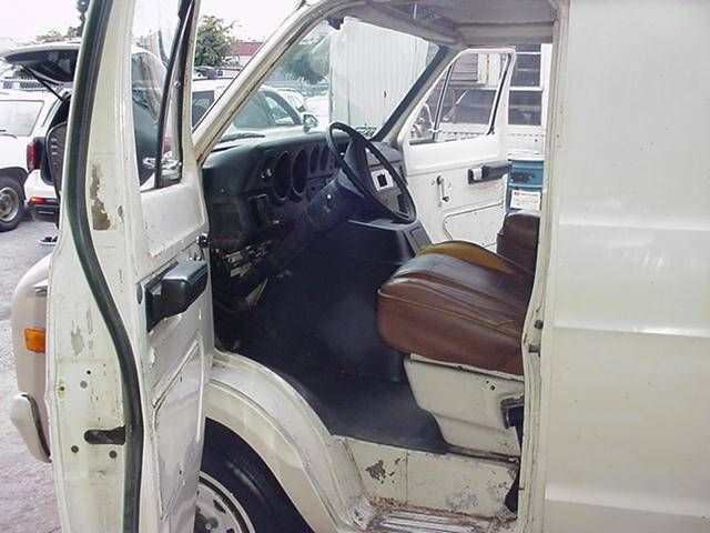 Dodge-B200-1978-4