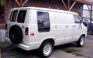 Dodge-B200-1978-8