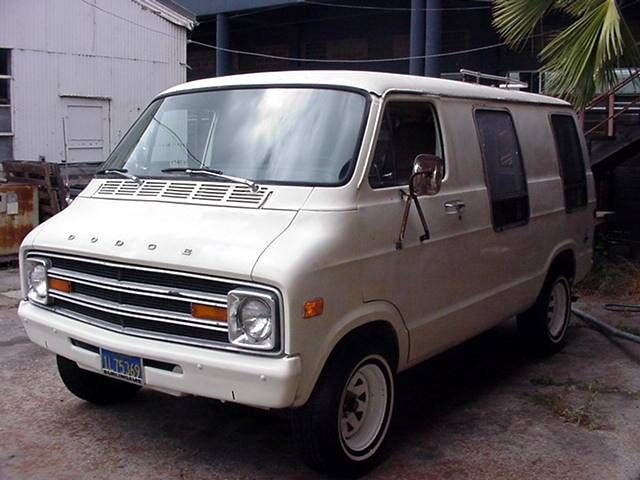 Dodge-B200-1978-9