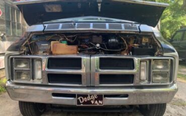 Dodge-B300-1977-Silver-Purple-10