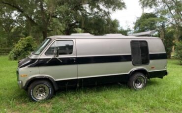Dodge-B300-1977-Silver-Purple-15