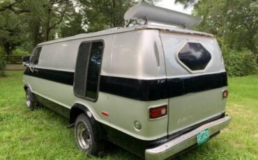 Dodge-B300-1977-Silver-Purple-23