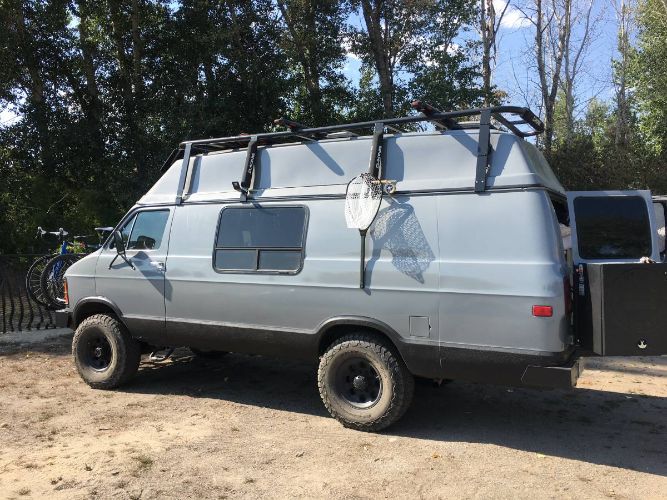 Dodge-B350-1984-Gray-13