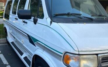 Dodge-Caravan-1985-White-10