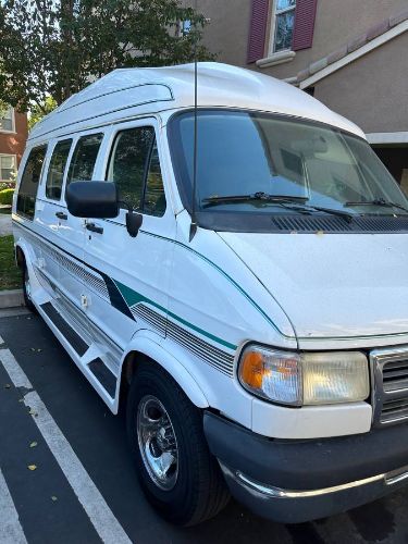 Dodge-Caravan-1985-White-10