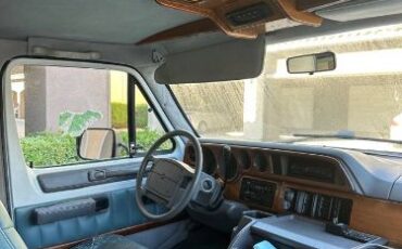 Dodge-Caravan-1985-White-12