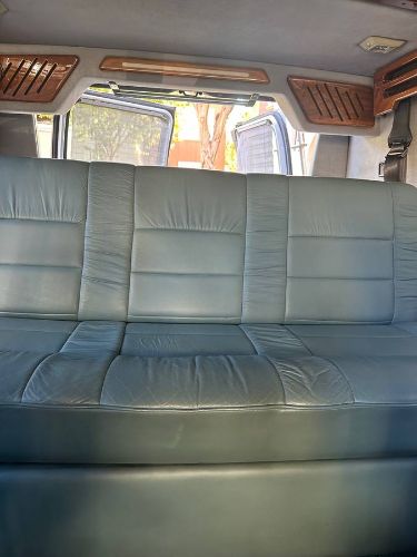 Dodge-Caravan-1985-White-2