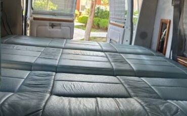 Dodge-Caravan-1985-White-3