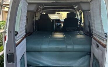 Dodge-Caravan-1985-White-6