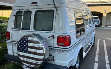 Dodge-Caravan-1985-White-7