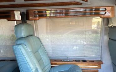 Dodge-Caravan-1985-White-8