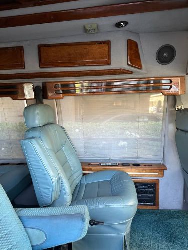 Dodge-Caravan-1985-White-8