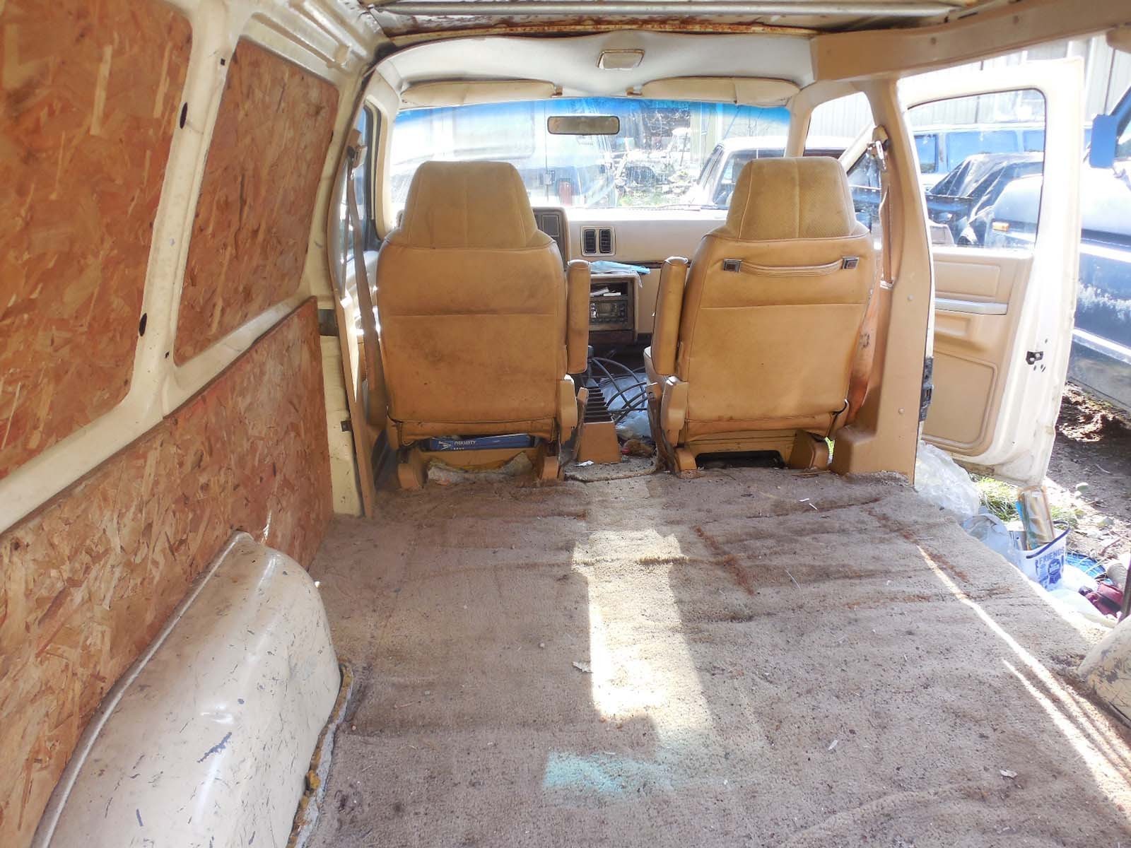 Dodge-Caravan-1987-Minivan-7