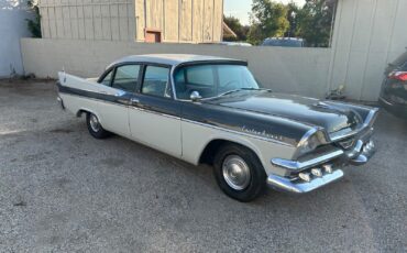 Dodge-Challenger-1957-Sedan-6