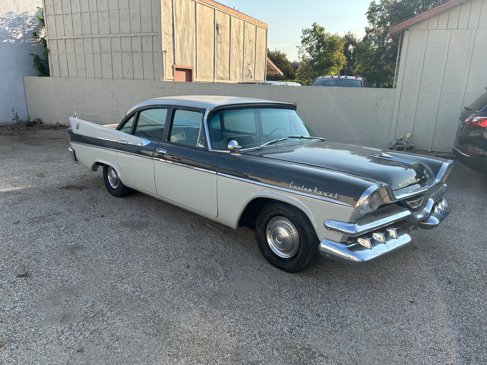 Dodge-Challenger-1957-Sedan-6