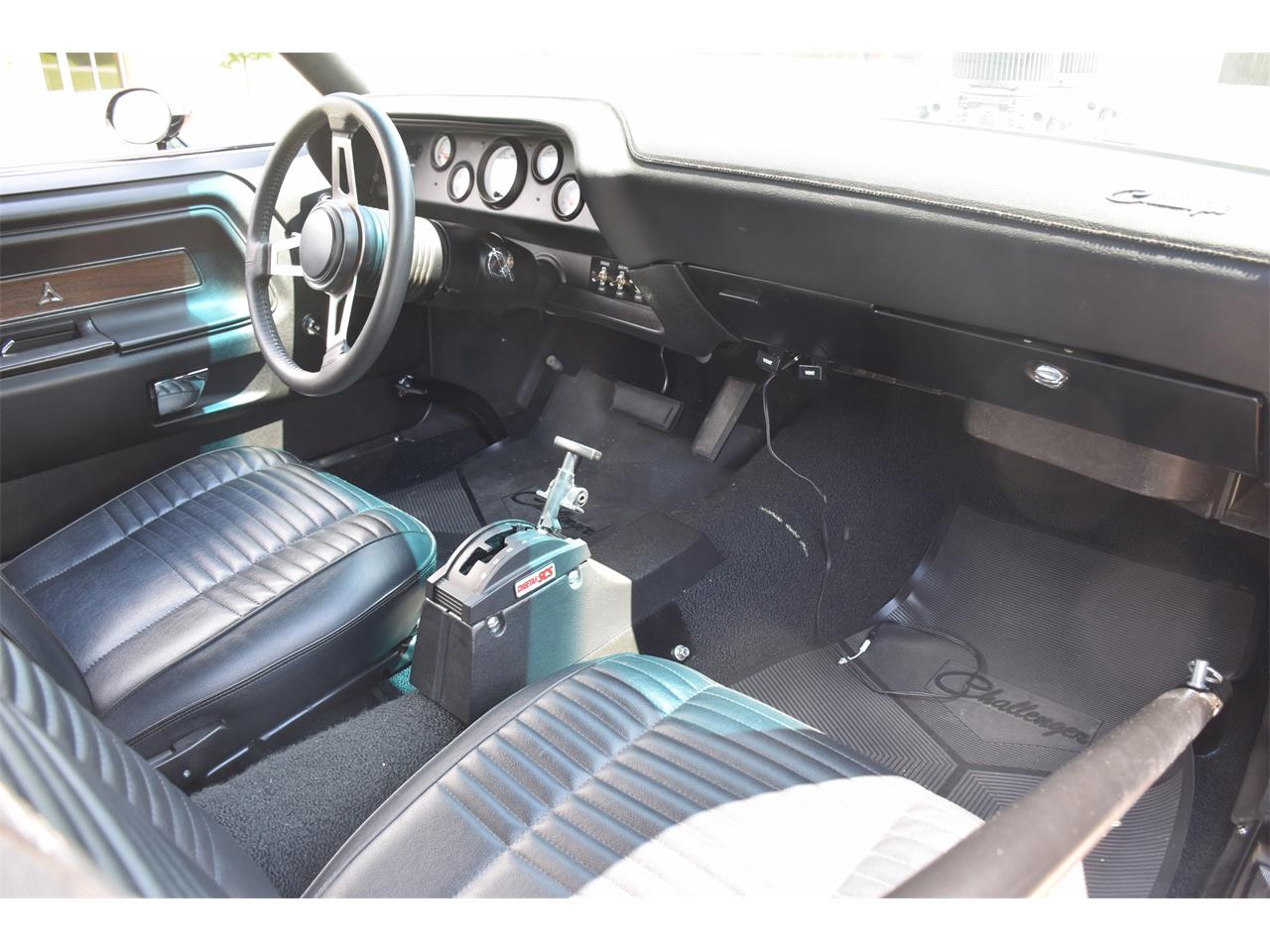 Dodge-Challenger-1970-Black-Black-13