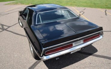 Dodge-Challenger-1970-Black-Black-2
